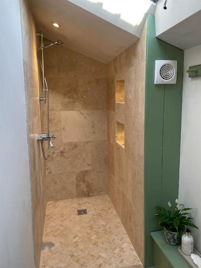 Hebe - Idyllic And Homely With Attention To Detail