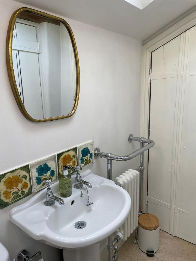 Hebe - Idyllic And Homely With Attention To Detail *