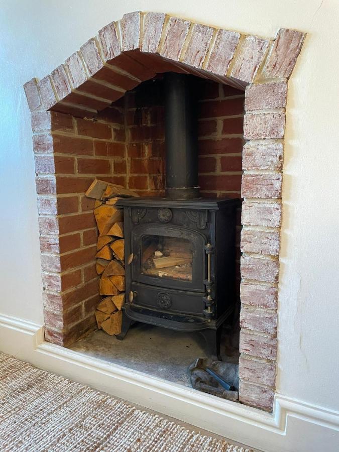 Hebe - Idyllic And Homely With Attention To Detail * Atworth