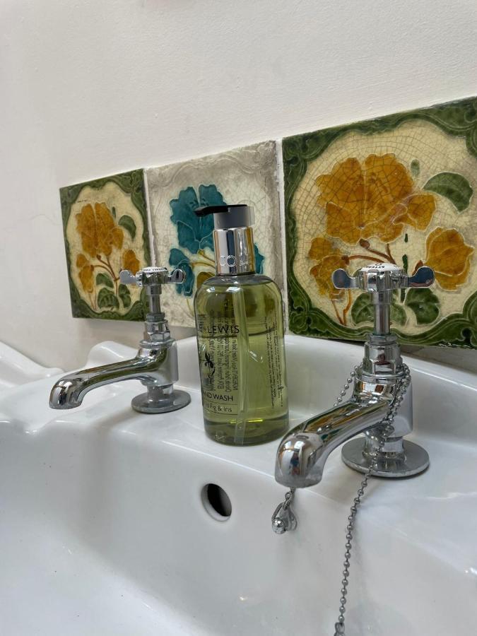 Hebe - Idyllic And Homely With Attention To Detail Atworth