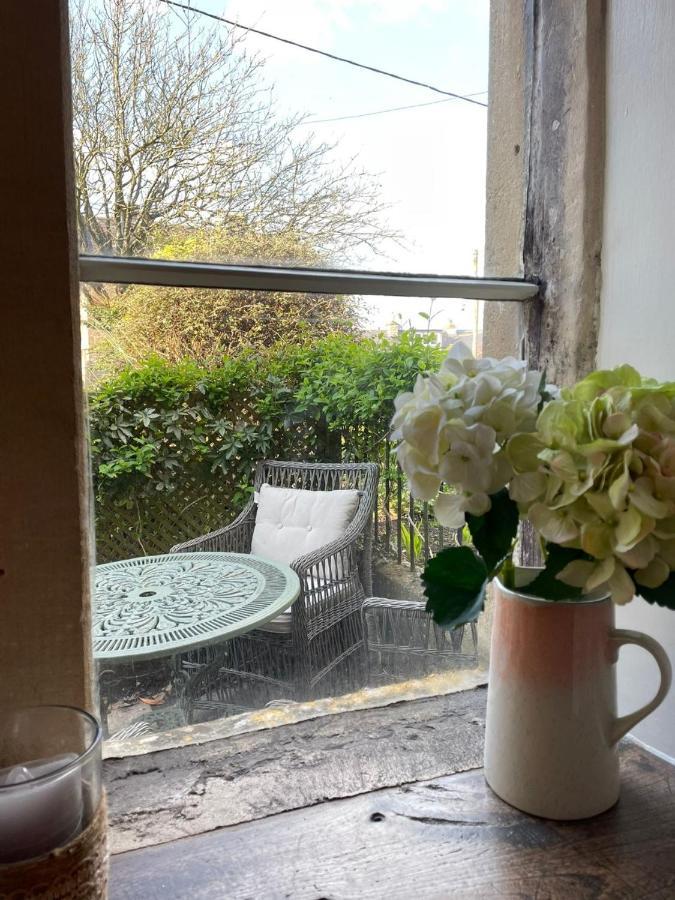 Hebe - Idyllic And Homely With Attention To Detail Atworth