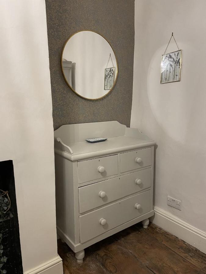 Hebe - Idyllic And Homely With Attention To Detail Atworth